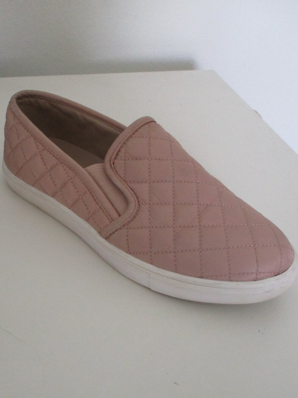 Steve Madden Womens Mauve Quilted Textile Flat Casual Loafer Shoe - Size 8M